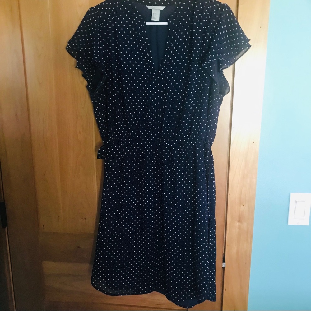 H&M navy with white polka dot vneck elastic waist dress ruffle sleeve size 14